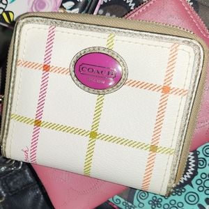 Coach wallet cross lines